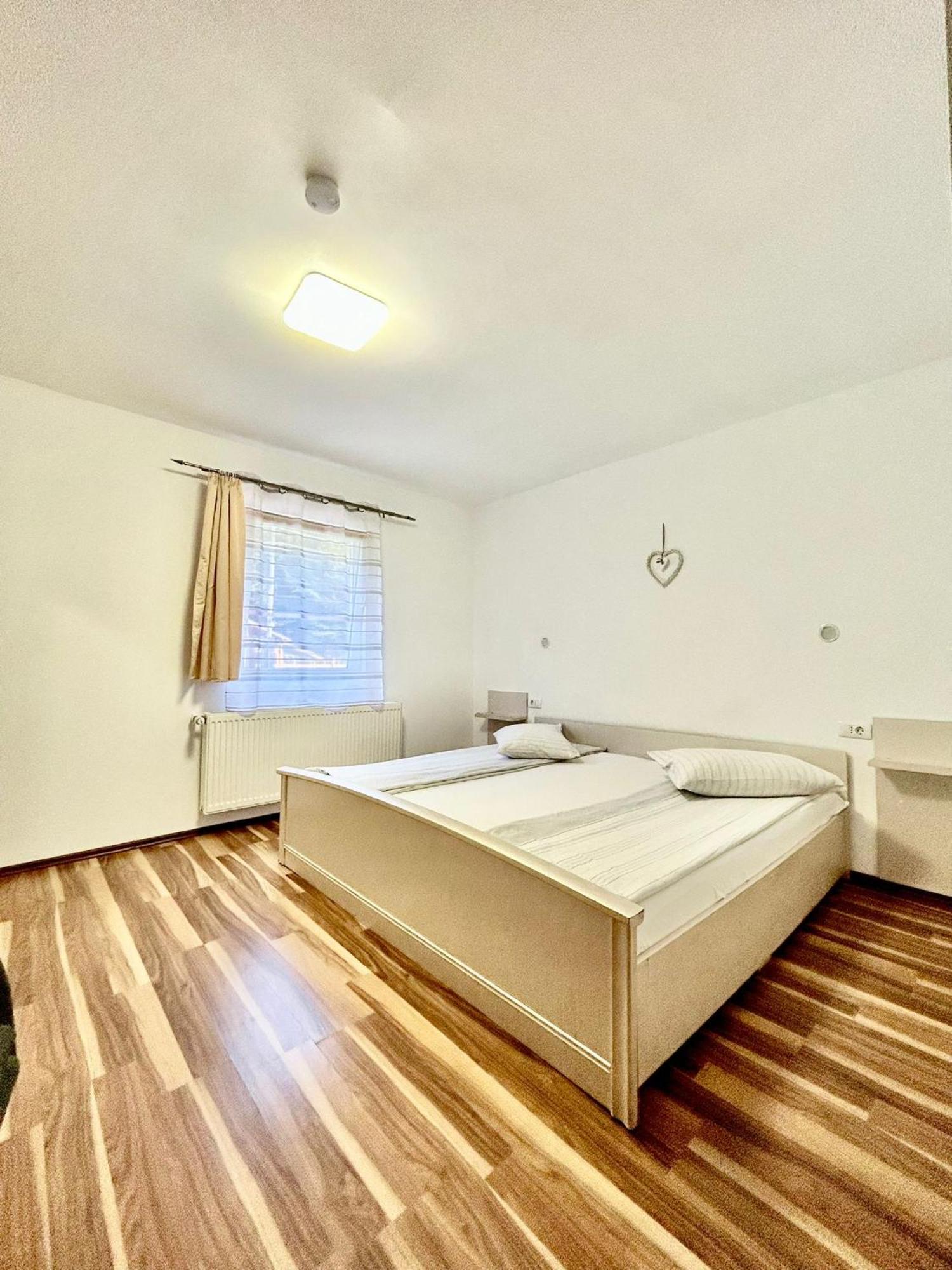 Casa Popa'S Hotel คือร์ตีโชอารา ภายนอก รูปภาพ